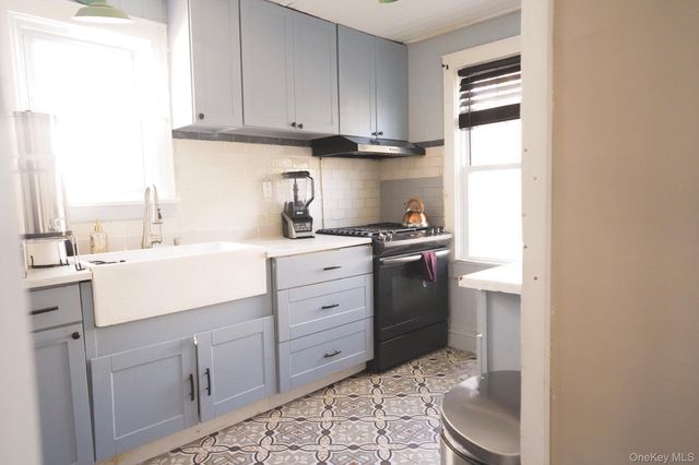 22 Everett Street, Lynbrook, NY 11563