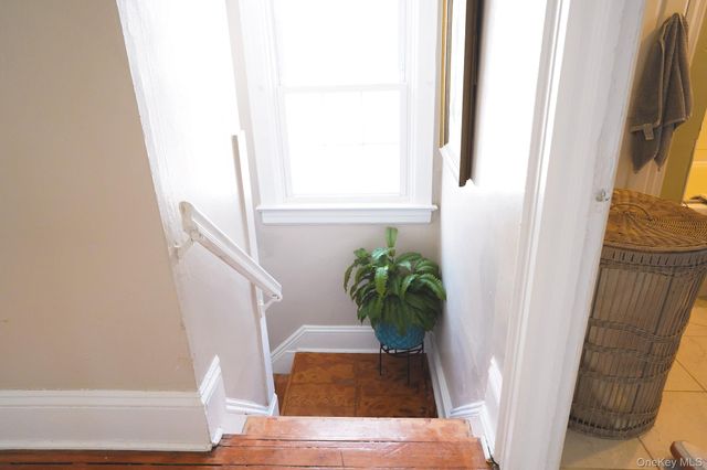 22 Everett Street, Lynbrook, NY 11563