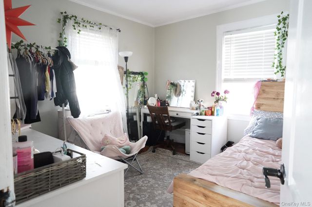 22 Everett Street, Lynbrook, NY 11563