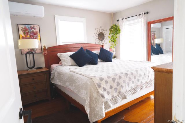 22 Everett Street, Lynbrook, NY 11563