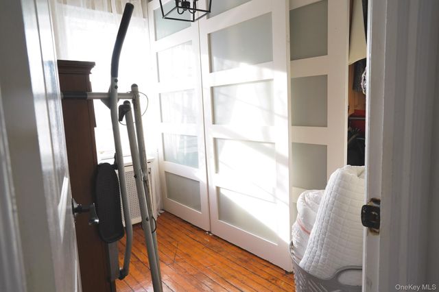 22 Everett Street, Lynbrook, NY 11563