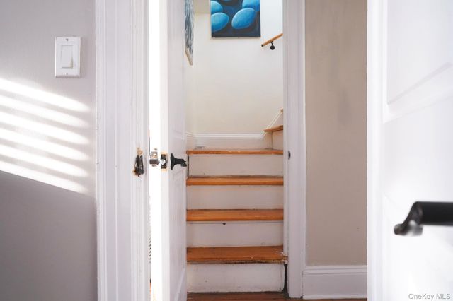 22 Everett Street, Lynbrook, NY 11563