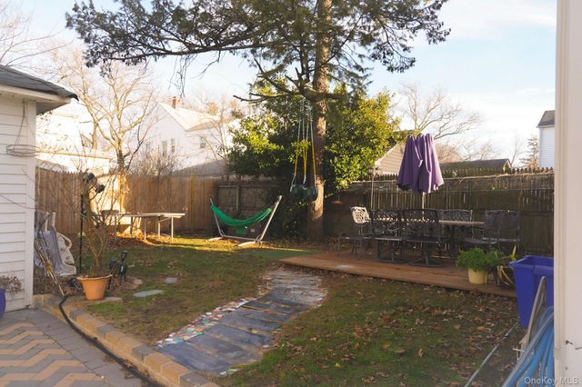 22 Everett Street, Lynbrook, NY 11563