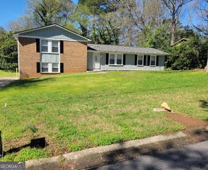 463 Rock Meadow Drive, Stone Mountain, GA 30088