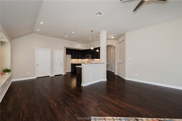 3045 Peterson Circle, Bryan, TX 77802