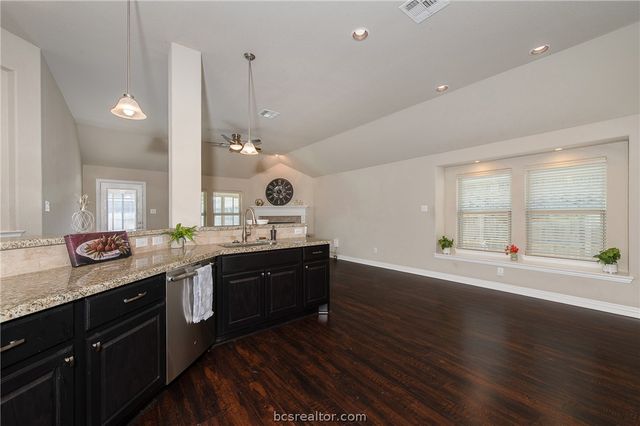 3045 Peterson Circle, Bryan, TX 77802