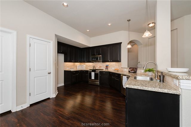 3045 Peterson Circle, Bryan, TX 77802