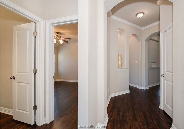 3045 Peterson Circle, Bryan, TX 77802