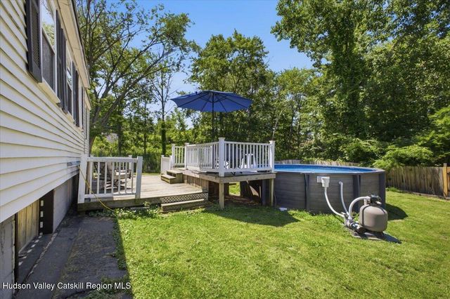 102 Stone Quarry Road, Clifton Park, NY 12065