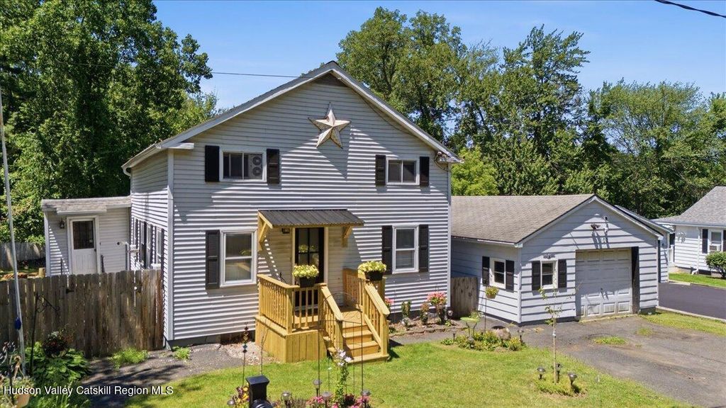 102 Stone Quarry Road, Clifton Park, NY 12065