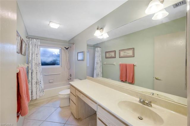 9960 Treasure Cay LN, Bonita Springs, FL 34135