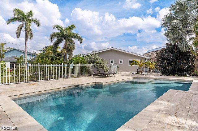416 Seaworthy RD, North Fort Myers, FL 33903
