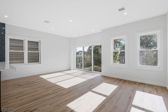 9 Voorhees St, Newark City, NJ 07108