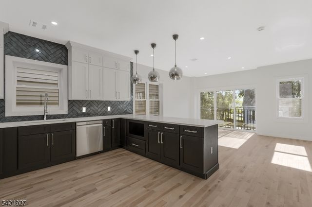 9 Voorhees St, Newark City, NJ 07108