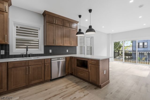 9 Voorhees St, Newark City, NJ 07108