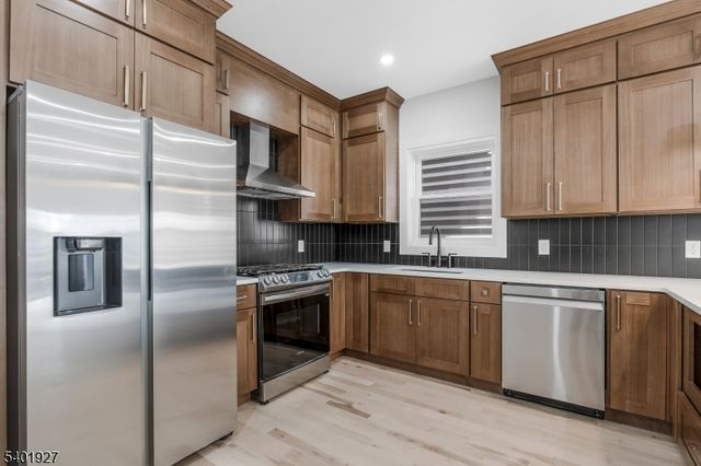 9 Voorhees St, Newark City, NJ 07108