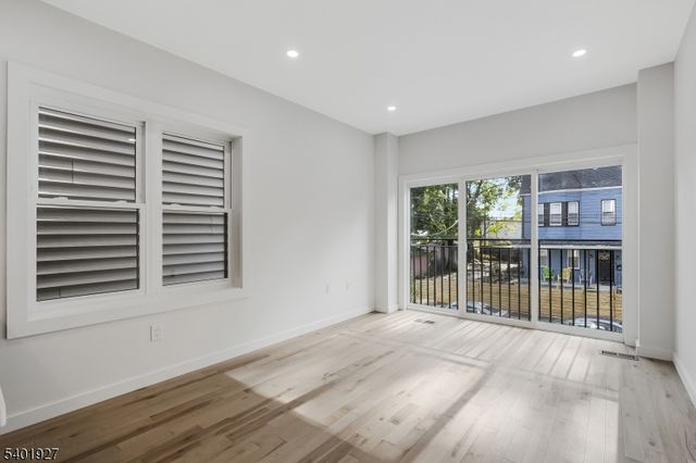 9 Voorhees St, Newark City, NJ 07108