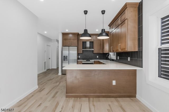 9 Voorhees St, Newark City, NJ 07108