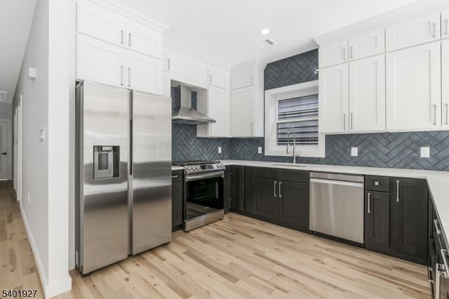 9 Voorhees St, Newark City, NJ 07108