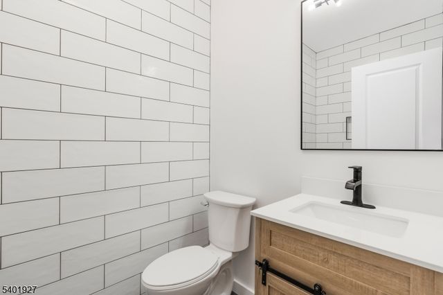 9 Voorhees St, Newark City, NJ 07108