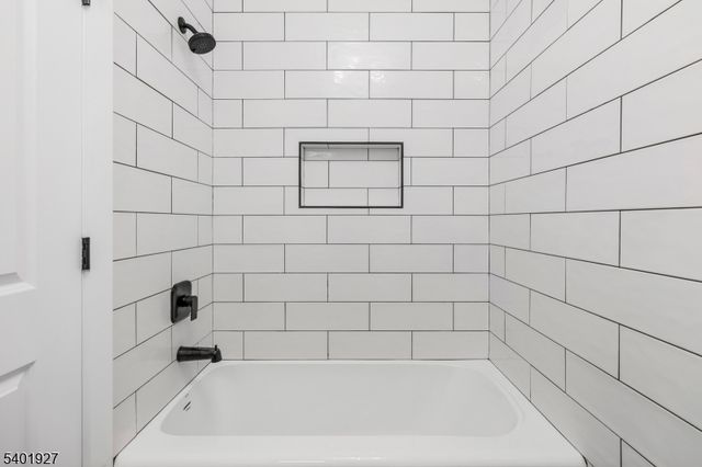 9 Voorhees St, Newark City, NJ 07108