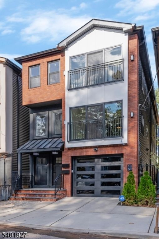 9 Voorhees St, Newark City, NJ 07108