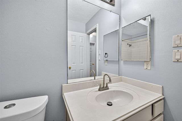 4002 Teal Run Place Court, Fresno, TX 77545