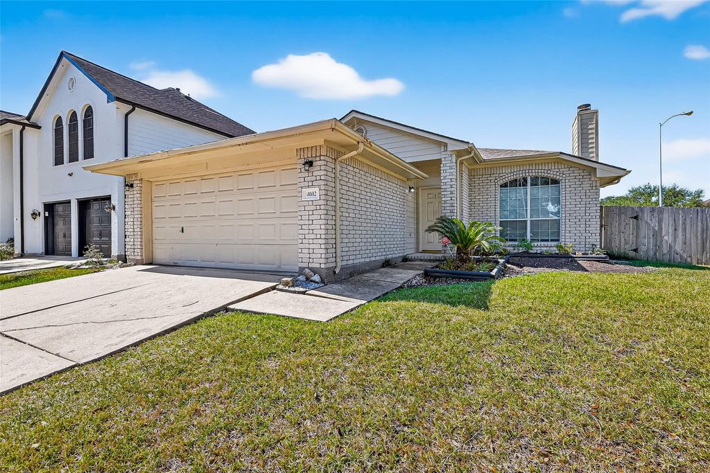 4002 Teal Run Place Court, Fresno, TX 77545