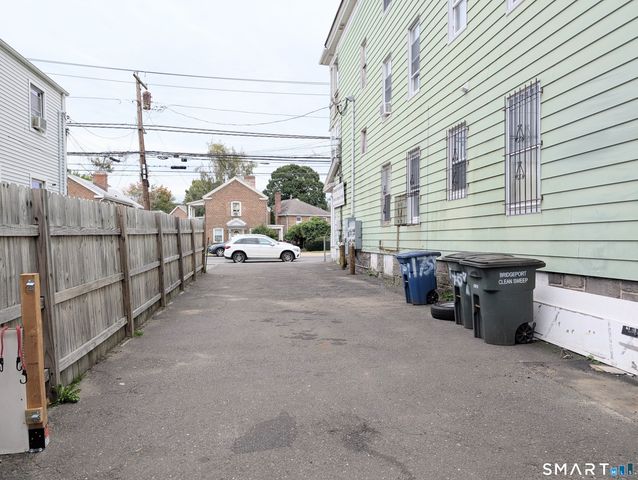 1757 East Main Street, Bridgeport, CT 06610