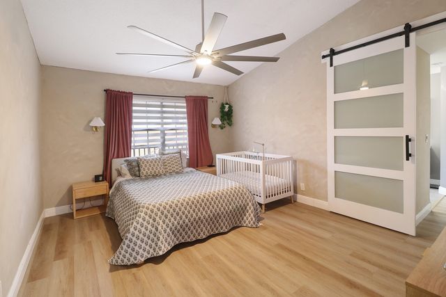 11303 Lakeview Drive 8-m, Coral Springs, FL 33071