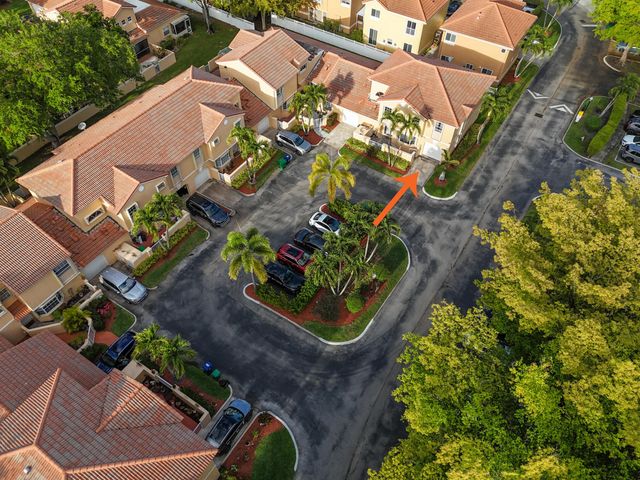 11303 Lakeview Drive 8-m, Coral Springs, FL 33071