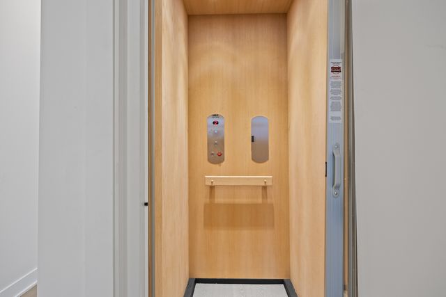 305 S Racine Avenue PH-D, Chicago, IL 60607