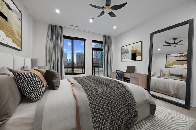 305 S Racine Avenue PH-D, Chicago, IL 60607