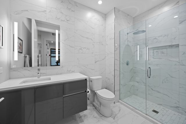 305 S Racine Avenue PH-D, Chicago, IL 60607