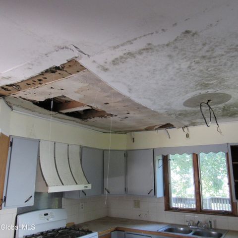 7 Main Street, Hagaman, NY 12086