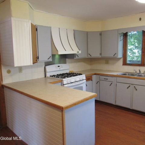 7 Main Street, Hagaman, NY 12086