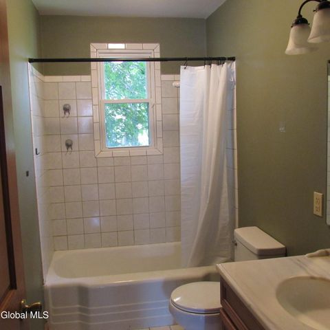 7 Main Street, Hagaman, NY 12086