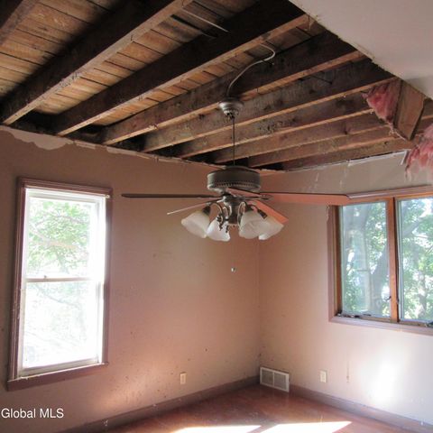 7 Main Street, Hagaman, NY 12086