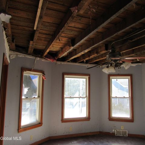 7 Main Street, Hagaman, NY 12086