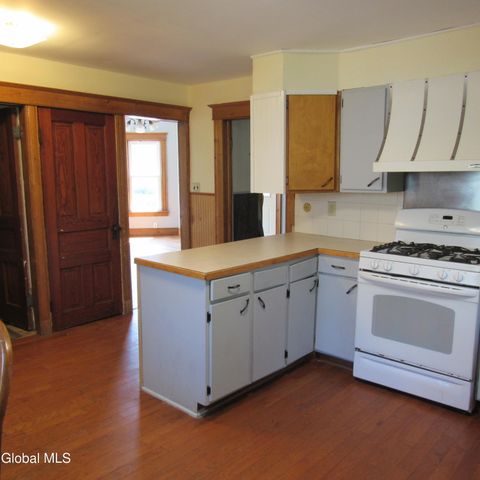 7 Main Street, Hagaman, NY 12086