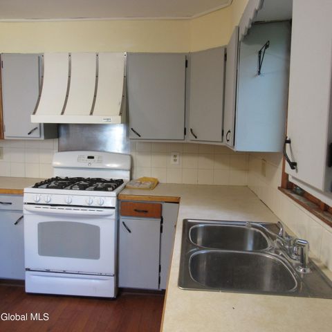 7 Main Street, Hagaman, NY 12086