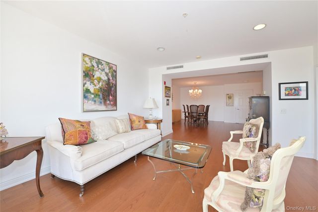 100 Harbor View Drive 241, Port Washington, NY 11050