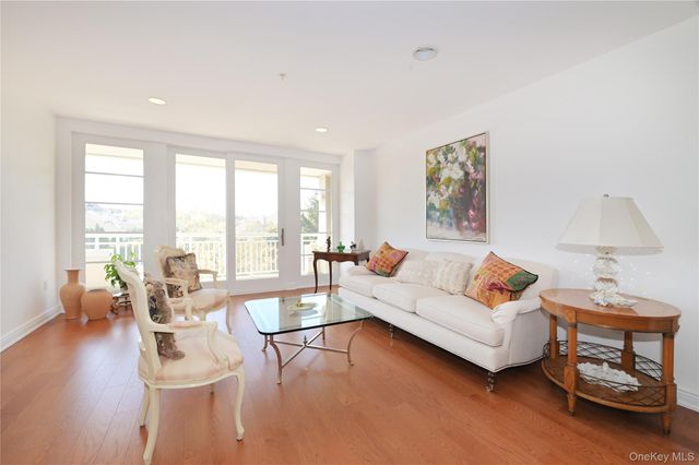 100 Harbor View Drive 241, Port Washington, NY 11050