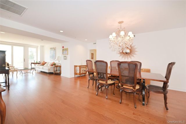 100 Harbor View Drive 241, Port Washington, NY 11050