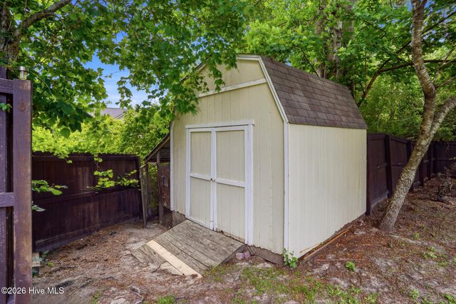 103 Southern Magnolia Court, Hampstead, NC 28443