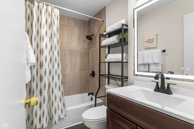 4761 Wellington Avenue, Lawrence, IN 46226