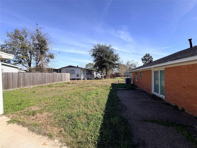 5105 Oak Avenue, Pasadena, TX 77503