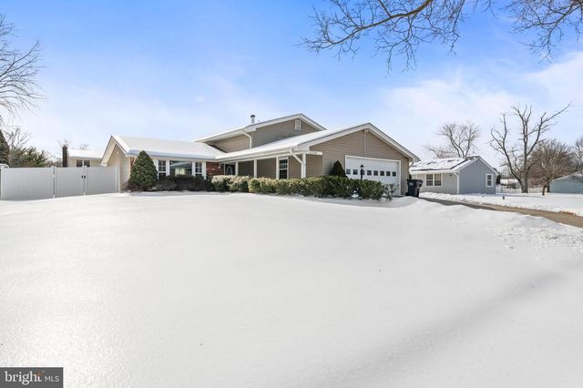 2730 PINEWOOD DR, Waldorf, MD 20601