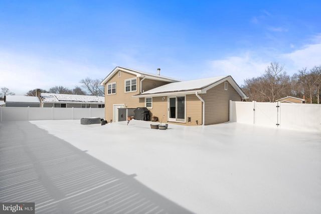 2730 PINEWOOD DR, Waldorf, MD 20601