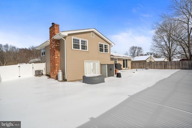 2730 PINEWOOD DR, Waldorf, MD 20601